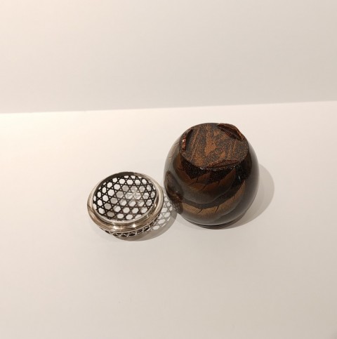 Makie incense burner with silver lid
