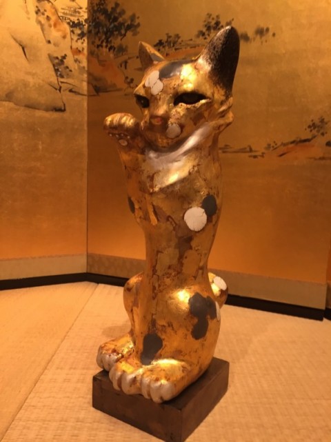 Lacquer Beckoning cat
