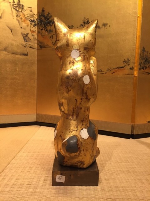 Lacquer Beckoning cat