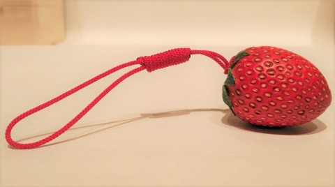 Netsuke　strawberry 